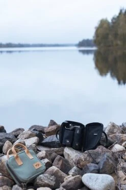 Comandante C40 Travel Bag - Black -Coffee Equipment Store 1833 Lifestyle2 2ccbbe99 3f7b 4a5f bd5c a7538aff5629