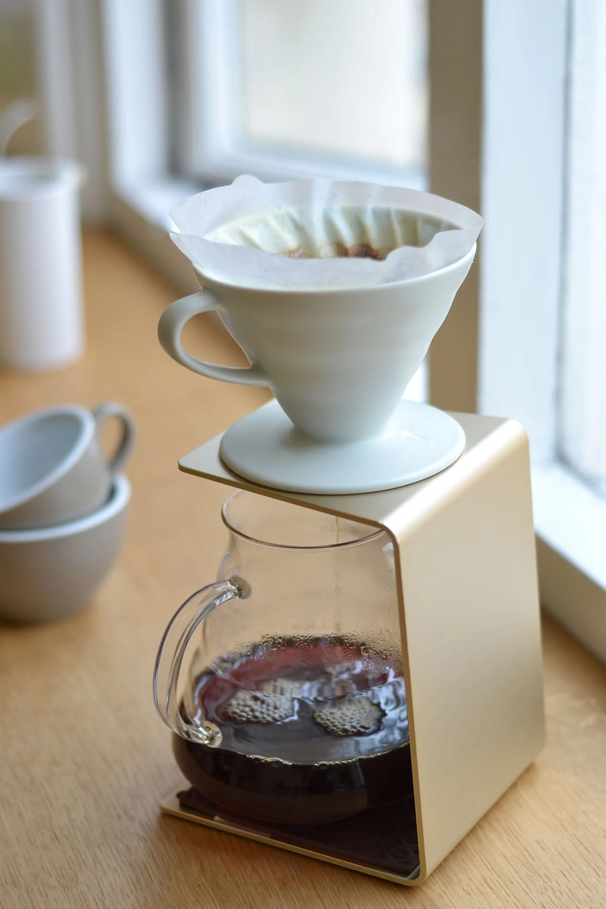 Hario V60 Ceramic Coffee Dripper White - Size 01 4 Hario V60 Ceramic Coffee Dripper White - Size 01 - Image 2